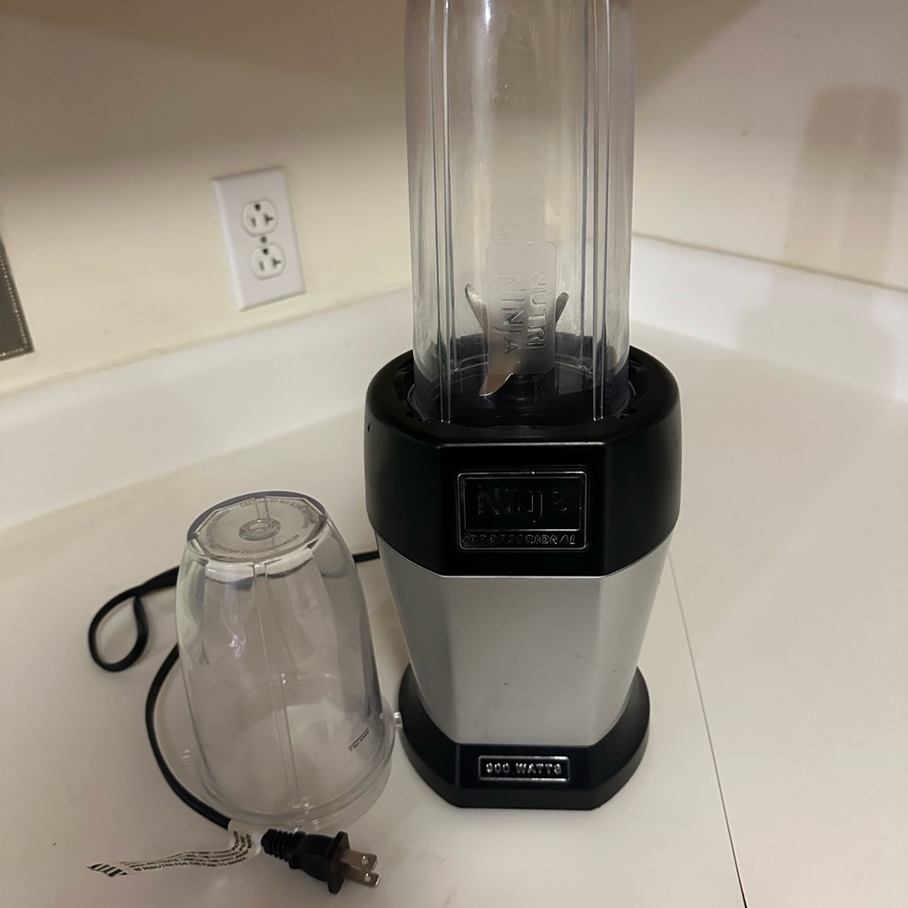 Ninja Nutri Blender Set with Cups - Picture 2 of 2